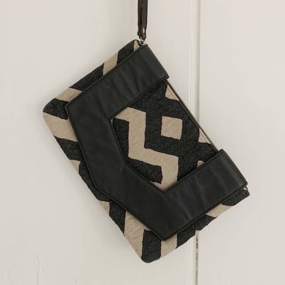 Thomas IV envelope clutch